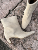 Eleganckie zamszowe botki L'estrosa