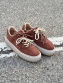 Zamszowe sneakersy Lestrosa
