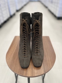 Eleganckie sznurowane botki L'estrosa