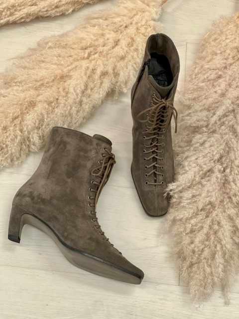 Eleganckie sznurowane botki L'estrosa Eleganckie sznurowane botki L'estrosa