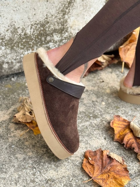 Klapki zimowe z paskiem L'estrosa