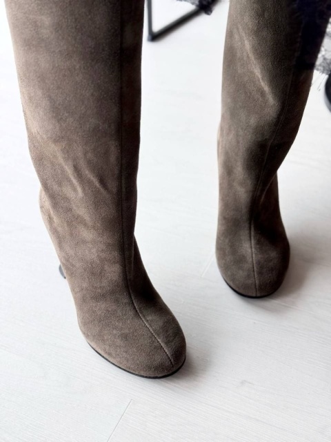 Kozaki na obcasie L'estrosa