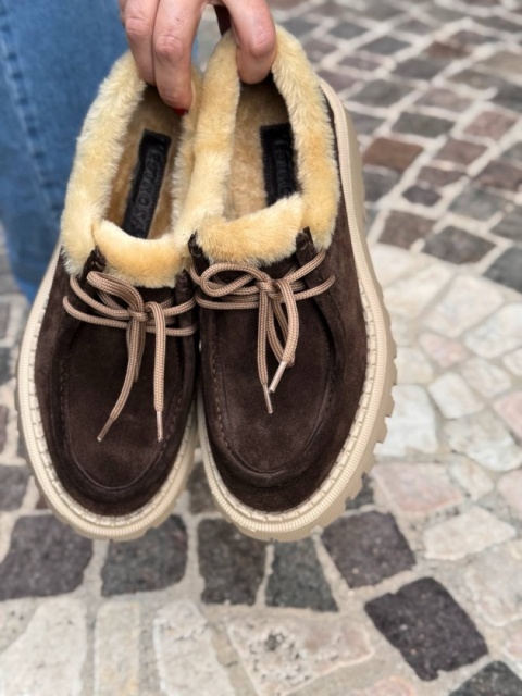 Loafersy z futerkiem L'estrosa Loafersy z futerkiem L'estrosa