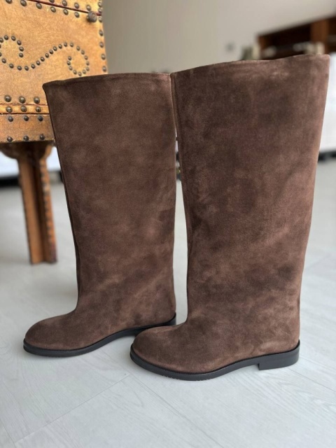 Szerokie kozaki L'estrosa