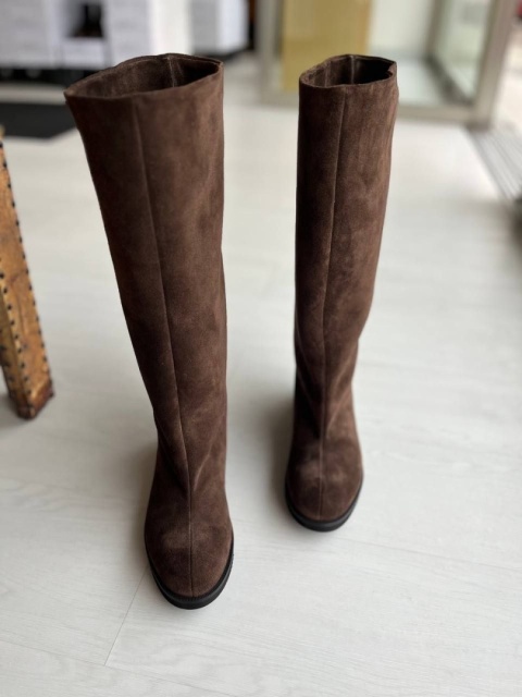 Szerokie kozaki L'estrosa