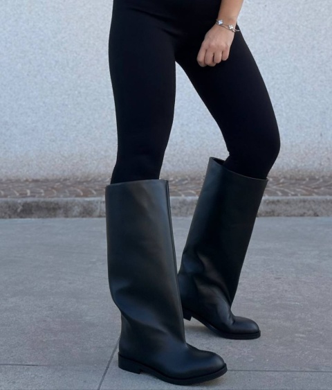 Szerokie kozaki L'estrosa