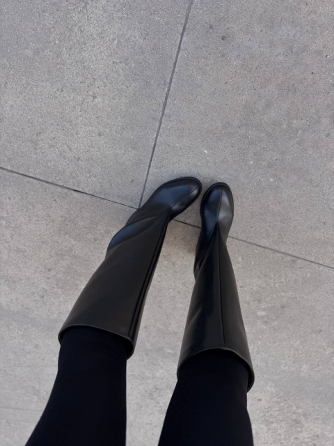 Szerokie kozaki L'estrosa