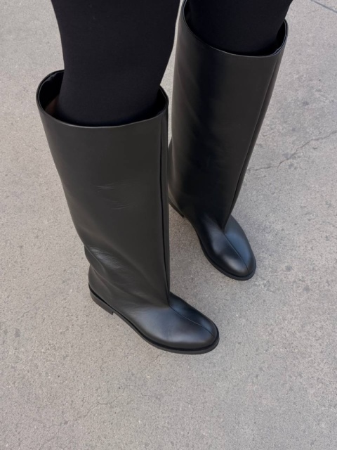 Szerokie kozaki L'estrosa