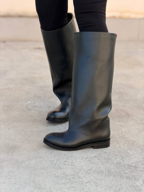 Szerokie kozaki L'estrosa