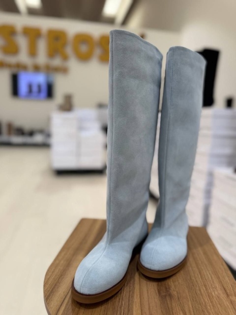 Szerokie kozaki L'estrosa