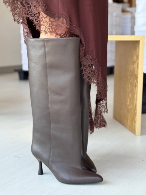 Szerokie kozaki na obcasie L’estrosa