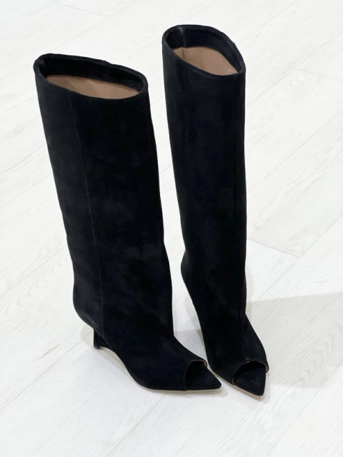 Szerokie zamszowe kozaki L’estrosa