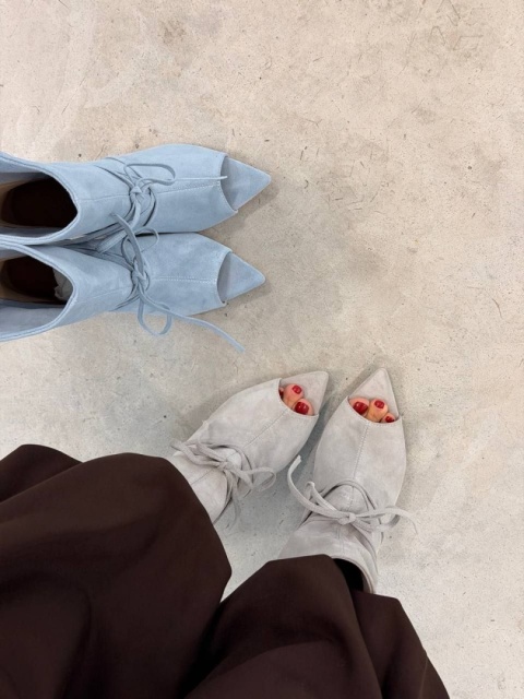 Sznurowane kozaki na platformie L’estrosa