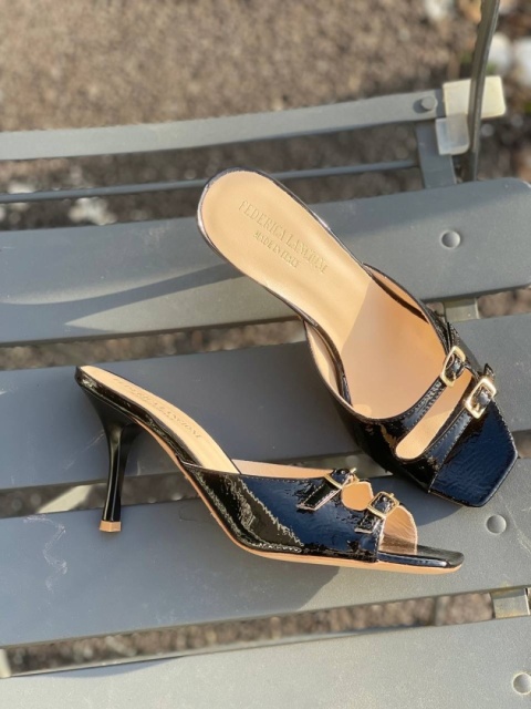 Eleganckie klapki na obcasie Lancioni