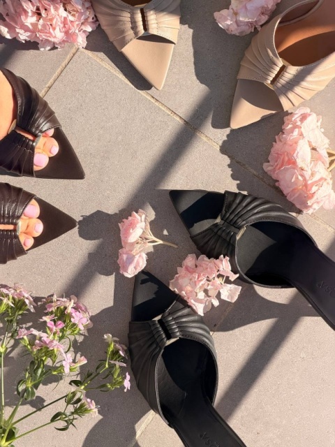 Klapki L'estrosa — czarne