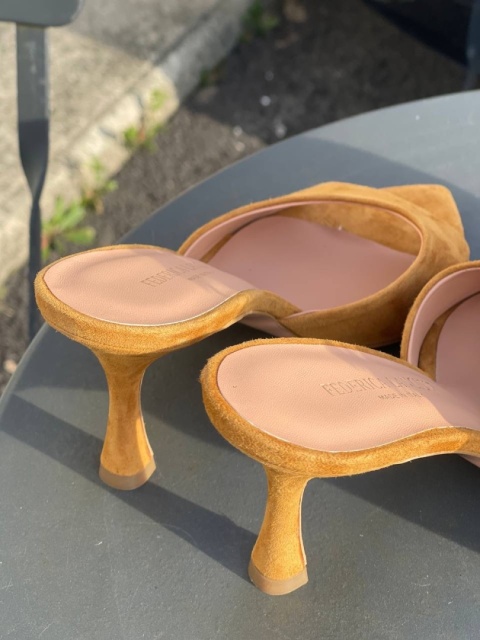 Klapki na obcasie Lancioni