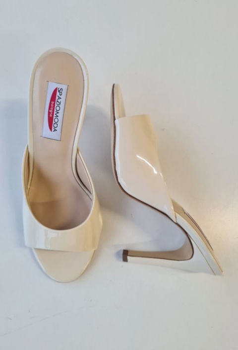 Klapki na obcasie Spaziomoda