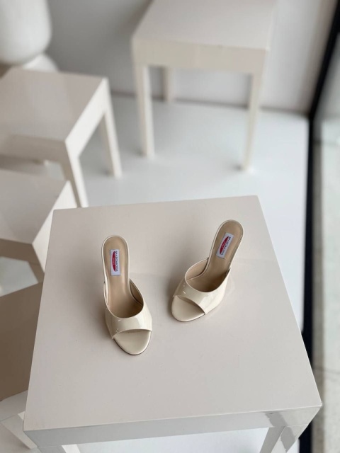 Klapki na obcasie Spaziomoda