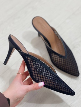 Klapki z siateczki L'estrosa