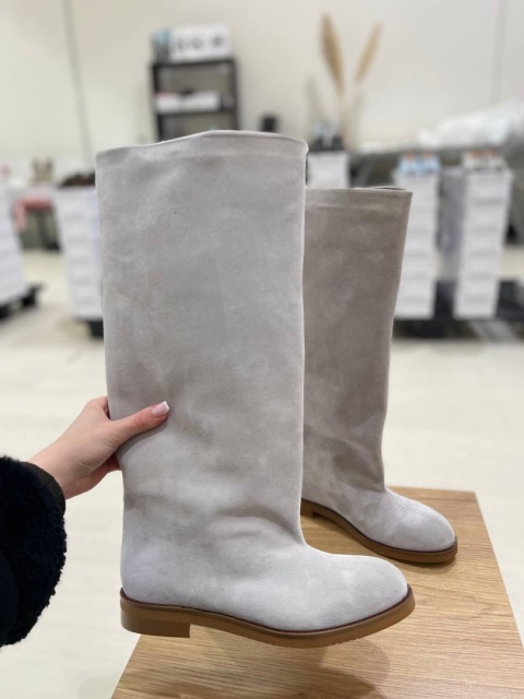 Szerokie kozaki L'estrosa