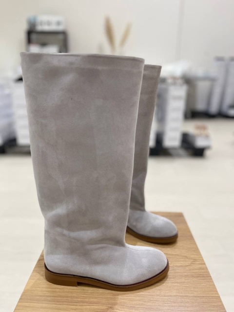 Szerokie kozaki L'estrosa