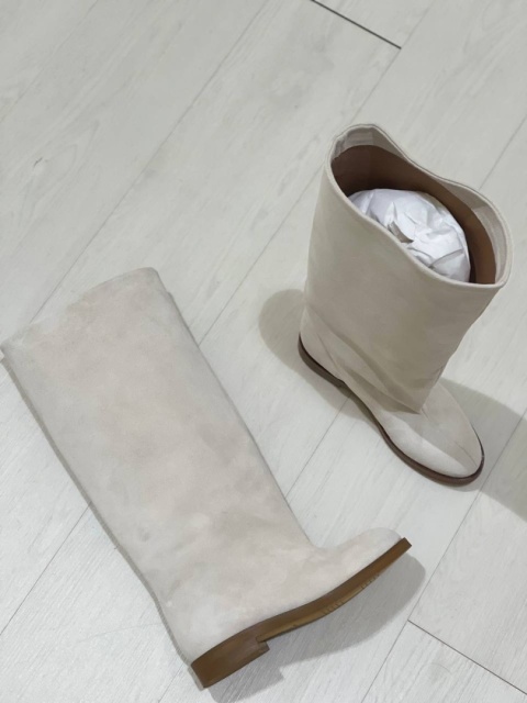 Szerokie kozaki L'estrosa