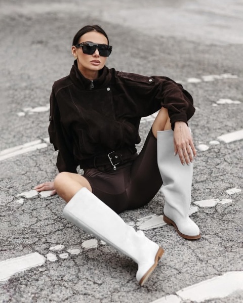 Szerokie kozaki L'estrosa