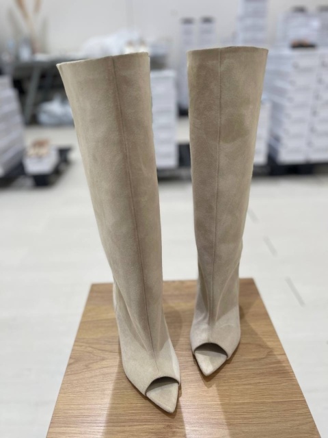 Szerokie zamszowe kozaki L’estrosa