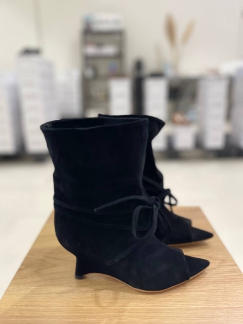 Sznurowane kozaki na platformie L’estrosa