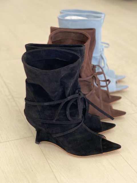 Sznurowane kozaki na platformie L’estrosa