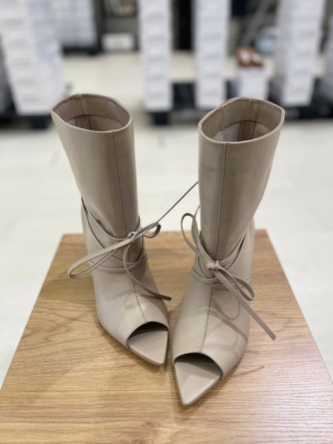 Sznurowane kozaki na platformie skóra