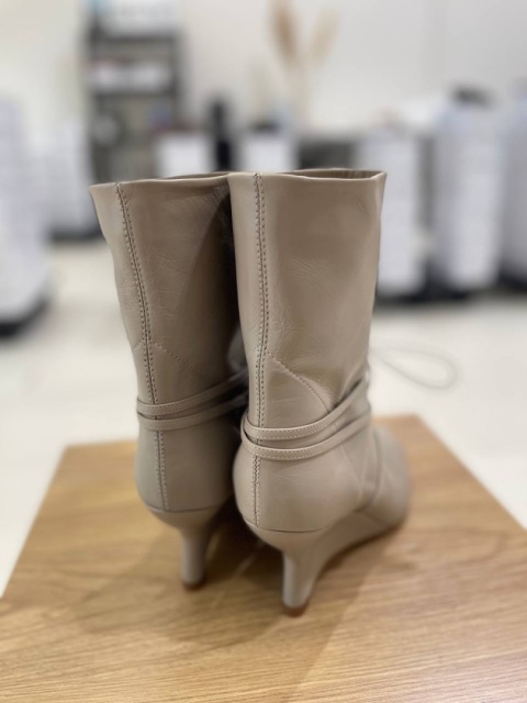 Sznurowane kozaki na platformie skóra