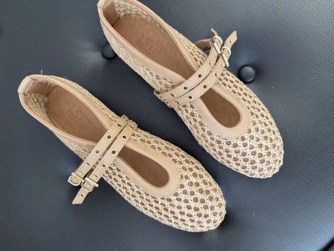 Baleriny L'estrosa ażurowe z paskiem — beżowe