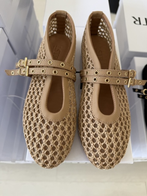 Baleriny L'estrosa ażurowe z paskiem — beżowe