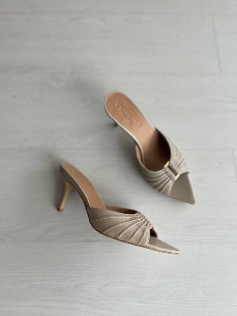 Klapki L'estrosa — beżowe