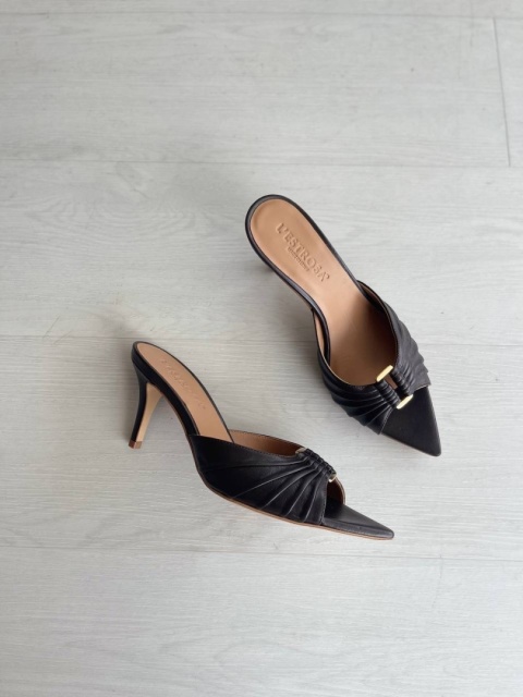 Klapki L'estrosa — czarne