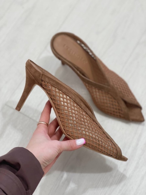 Klapki Sole L'estrosa siateczka — karmelowe