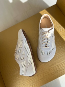 Sneakersy L'estrosa ażurowe białe zamszowe