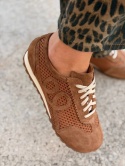 Sneakersy L'estrosa — ażurowe brązowe zamszowe