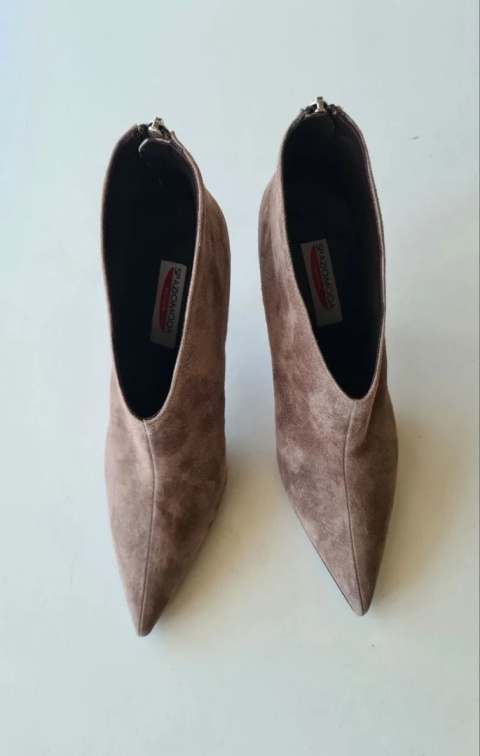 Zamszowe botki Spaziomoda — cappuccino