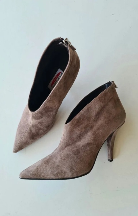 Zamszowe botki Spaziomoda — cappuccino