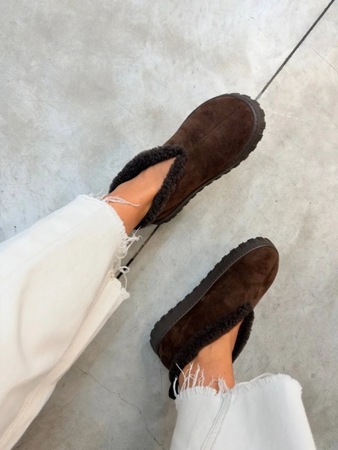 Zimowe kapcie ugg L'estrosa z futrem